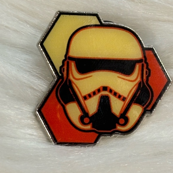 Star Wars Stormtrooper Disney Trading Pin - Picture 1 of 2